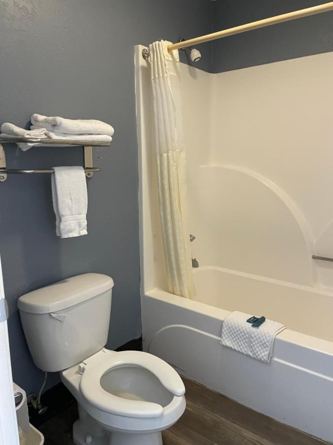 Adamsville Deerfield Inn المظهر الخارجي الصورة